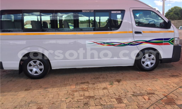 Acheter Occasion Voiture Toyota iQ Blanc à Maseru, Maseru Acheter Occasion Voiture Toyota iQ Blanc à Maseru, Maseru