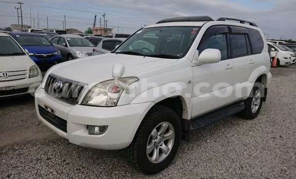 Acheter Occasion Voiture Toyota Land Cruiser Prado Blanc à Butha Buthe, Butha-Buthe Acheter Occasion Voiture Toyota Land Cruiser Prado Blanc à Butha Buthe, Butha-Buthe