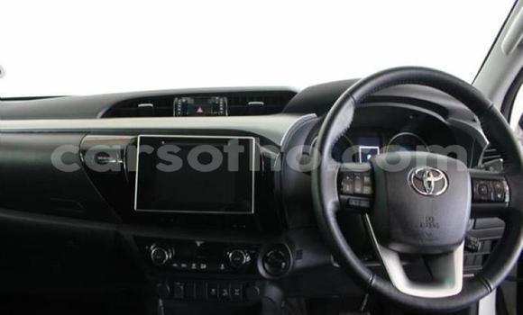 Sayi Na hannu Toyota Hilux White Mota in Maseru a Maseru Sayi Na hannu Toyota Hilux White Mota in Maseru a Maseru