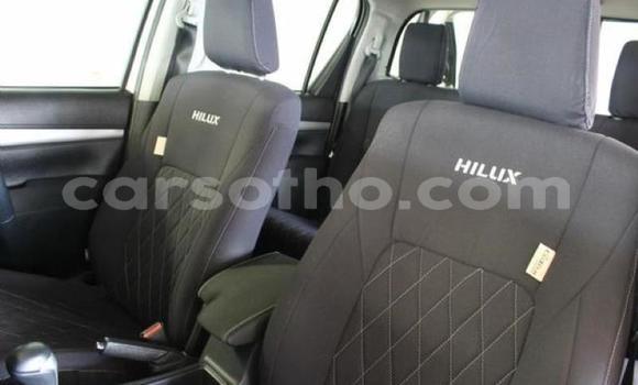 Sayi Na hannu Toyota Hilux White Mota in Maseru a Maseru Sayi Na hannu Toyota Hilux White Mota in Maseru a Maseru