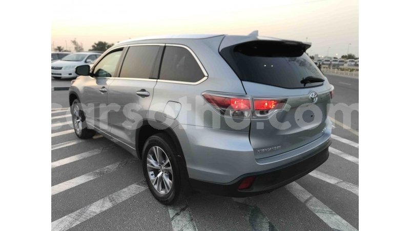 Big with watermark toyota highlander maseru import dubai 13428