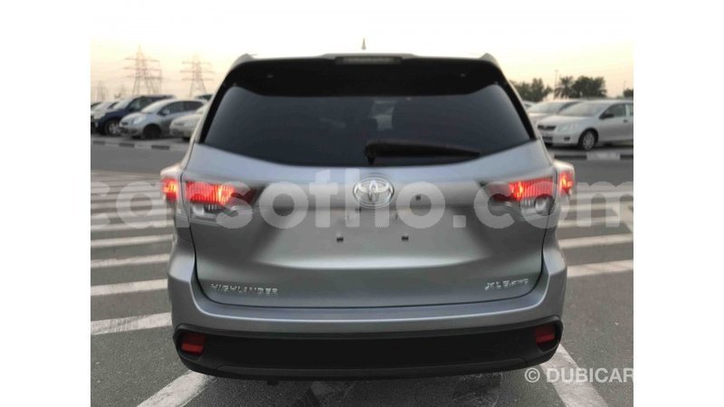 Big with watermark toyota highlander maseru import dubai 13428