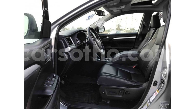 Big with watermark toyota highlander maseru import dubai 13428