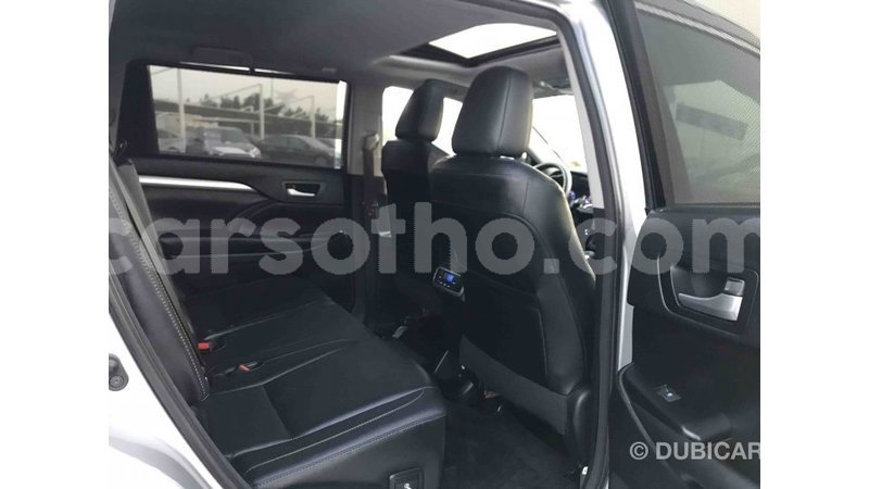 Big with watermark toyota highlander maseru import dubai 13428