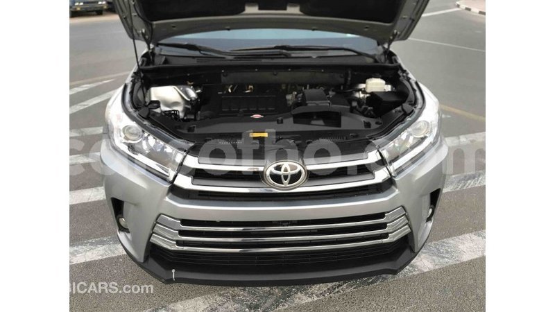 Big with watermark toyota highlander maseru import dubai 13428