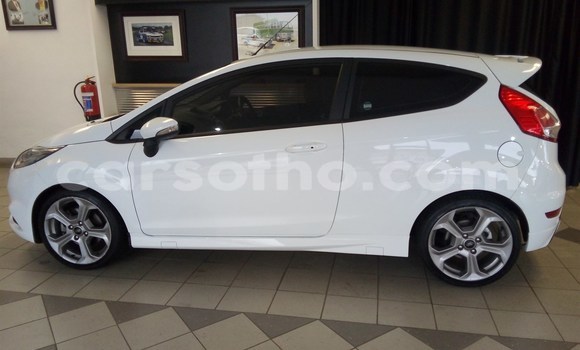 اشتري مستعمل Ford Fiesta ST White سيارة في Maseru في Maseru اشتري مستعمل Ford Fiesta ST White سيارة في Maseru في Maseru