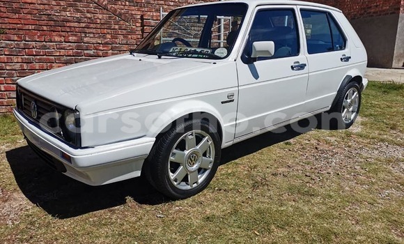Buy Used Volkswagen Golf White Car in Butha–Buthe in Thaba-Tseka Buy Used Volkswagen Golf White Car in Butha–Buthe in Thaba-Tseka