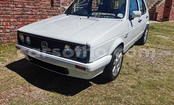 Buy Used Volkswagen Golf White Car in Butha–Buthe in Thaba-Tseka Buy Used Volkswagen Golf White Car in Butha–Buthe in Thaba-Tseka