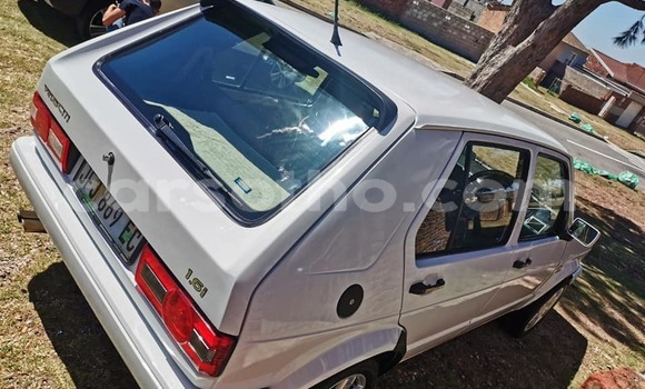 Buy Used Volkswagen Golf White Car in Butha–Buthe in Thaba-Tseka Buy Used Volkswagen Golf White Car in Butha–Buthe in Thaba-Tseka