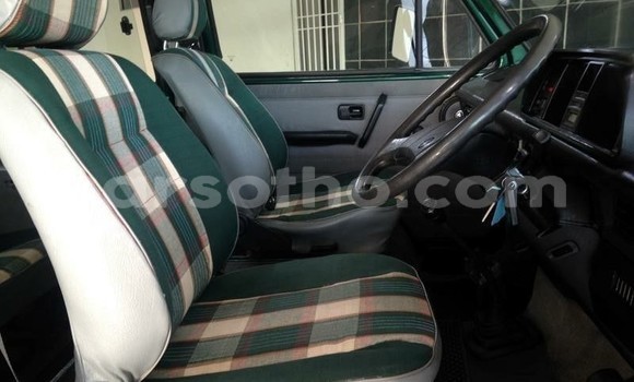 Sayi Na hannu Volkswagen Caravelle Green Mota in Maseru a Maseru Sayi Na hannu Volkswagen Caravelle Green Mota in Maseru a Maseru