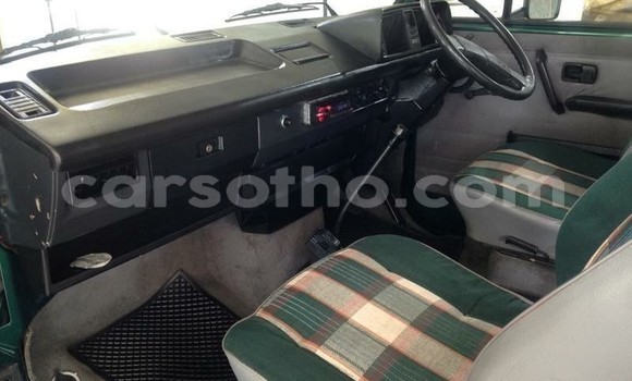 Sayi Na hannu Volkswagen Caravelle Green Mota in Maseru a Maseru Sayi Na hannu Volkswagen Caravelle Green Mota in Maseru a Maseru