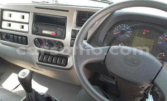 Acheter Occasion Utilitaire Nissan UD Blanc à Butha–Buthe, Thaba-Tseka Acheter Occasion Utilitaire Nissan UD Blanc à Butha–Buthe, Thaba-Tseka