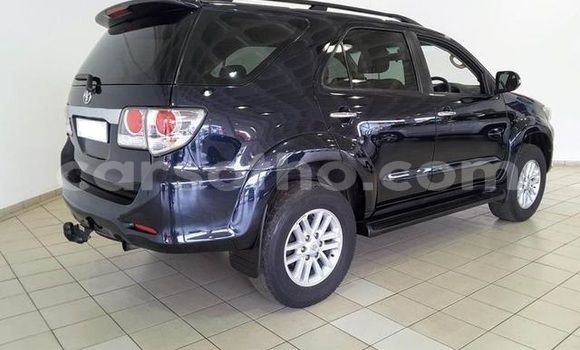 Sayi Na hannu Toyota Fortuner Black Mota in Maseru a Maseru Sayi Na hannu Toyota Fortuner Black Mota in Maseru a Maseru