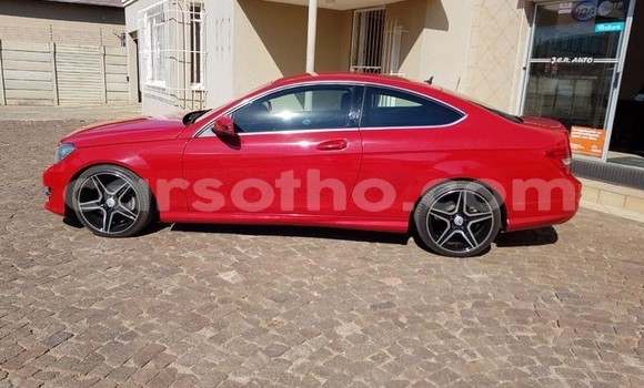 Acheter Occasion Voiture Mercedes-Benz 250 Rouge à Maseru, Maseru Acheter Occasion Voiture Mercedes-Benz 250 Rouge à Maseru, Maseru