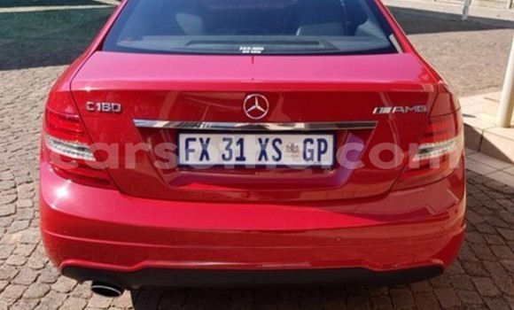 Acheter Occasion Voiture Mercedes-Benz 250 Rouge à Maseru, Maseru Acheter Occasion Voiture Mercedes-Benz 250 Rouge à Maseru, Maseru
