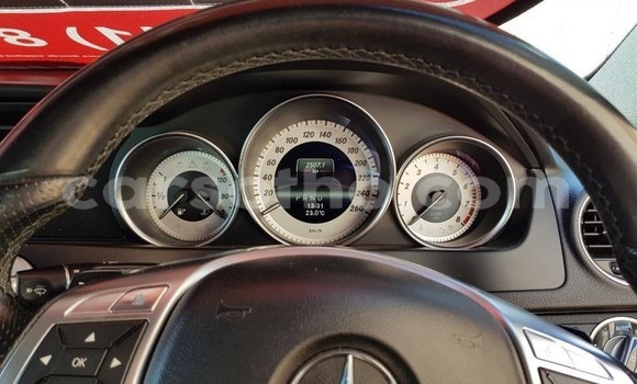 Acheter Occasion Voiture Mercedes-Benz 250 Rouge à Maseru, Maseru Acheter Occasion Voiture Mercedes-Benz 250 Rouge à Maseru, Maseru