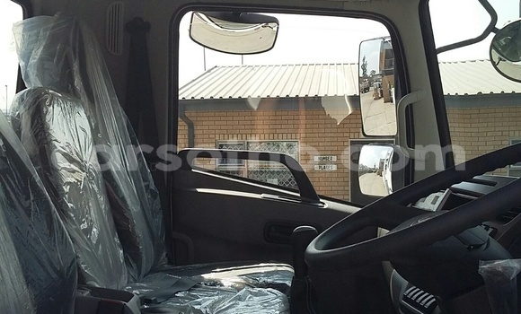 Acheter Occasion Utilitaire Nissan UD Blanc à Butha–Buthe, Thaba-Tseka Acheter Occasion Utilitaire Nissan UD Blanc à Butha–Buthe, Thaba-Tseka