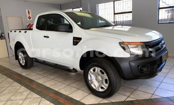 Sayi Na hannu Ford Ranger White Mota in Maseru a Maseru Sayi Na hannu Ford Ranger White Mota in Maseru a Maseru