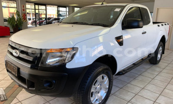 Sayi Na hannu Ford Ranger White Mota in Maseru a Maseru Sayi Na hannu Ford Ranger White Mota in Maseru a Maseru