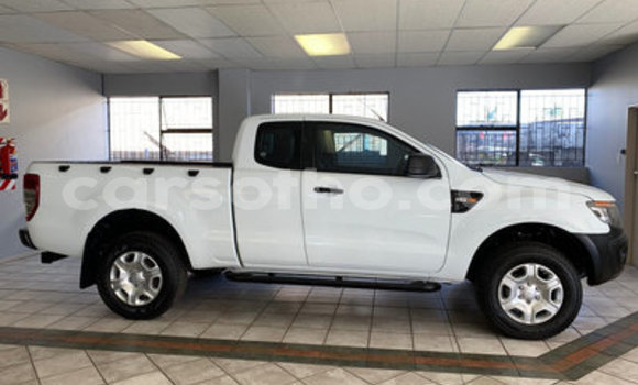 Sayi Na hannu Ford Ranger White Mota in Maseru a Maseru Sayi Na hannu Ford Ranger White Mota in Maseru a Maseru