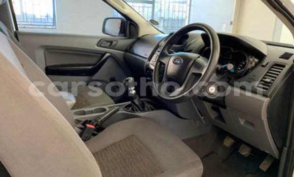 Sayi Na hannu Ford Ranger White Mota in Maseru a Maseru Sayi Na hannu Ford Ranger White Mota in Maseru a Maseru