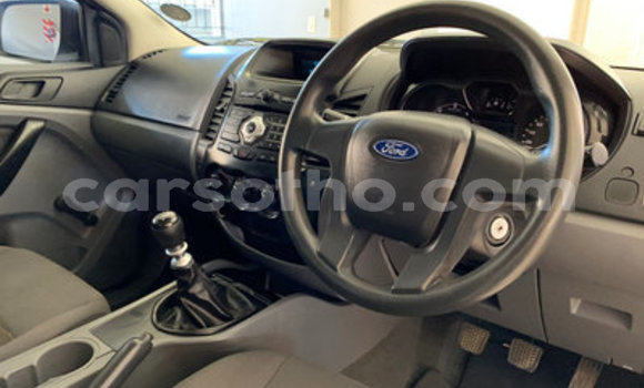 Sayi Na hannu Ford Ranger White Mota in Maseru a Maseru Sayi Na hannu Ford Ranger White Mota in Maseru a Maseru