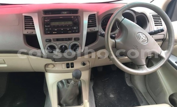 Sayi Na hannu Toyota Fortuner White Mota in Maseru a Maseru Sayi Na hannu Toyota Fortuner White Mota in Maseru a Maseru