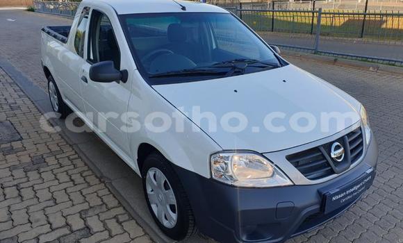 Buy Used Nissan NP 300 White Car in Maputsoa in Leribe Buy Used Nissan NP 300 White Car in Maputsoa in Leribe