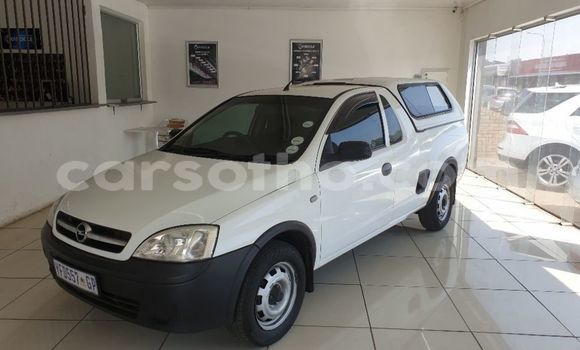 Sayi Na hannu Opel Corsa White Mota in Maseru a Maseru Sayi Na hannu Opel Corsa White Mota in Maseru a Maseru