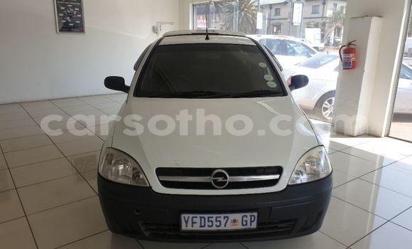 Sayi Na hannu Opel Corsa White Mota in Maseru a Maseru Sayi Na hannu Opel Corsa White Mota in Maseru a Maseru