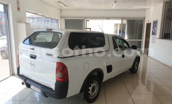 Sayi Na hannu Opel Corsa White Mota in Maseru a Maseru Sayi Na hannu Opel Corsa White Mota in Maseru a Maseru