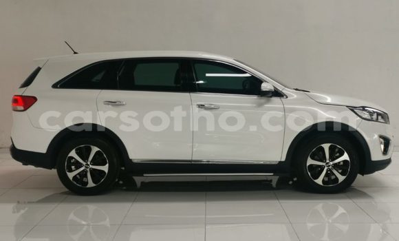 Sayi Na hannu Kia Sorento White Mota in Maseru a Maseru Sayi Na hannu Kia Sorento White Mota in Maseru a Maseru