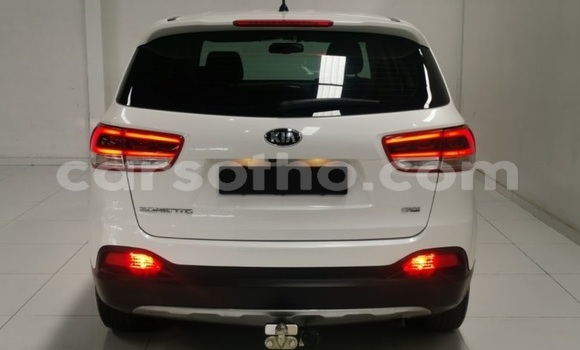 Sayi Na hannu Kia Sorento White Mota in Maseru a Maseru Sayi Na hannu Kia Sorento White Mota in Maseru a Maseru