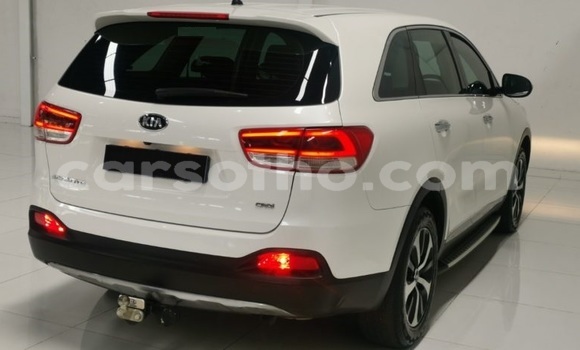 Sayi Na hannu Kia Sorento White Mota in Maseru a Maseru Sayi Na hannu Kia Sorento White Mota in Maseru a Maseru