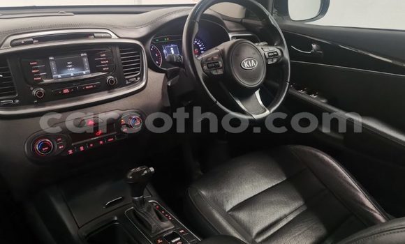 Sayi Na hannu Kia Sorento White Mota in Maseru a Maseru Sayi Na hannu Kia Sorento White Mota in Maseru a Maseru
