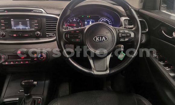 Sayi Na hannu Kia Sorento White Mota in Maseru a Maseru Sayi Na hannu Kia Sorento White Mota in Maseru a Maseru