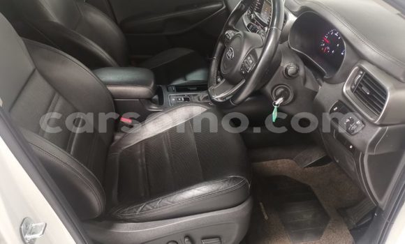 Sayi Na hannu Kia Sorento White Mota in Maseru a Maseru Sayi Na hannu Kia Sorento White Mota in Maseru a Maseru