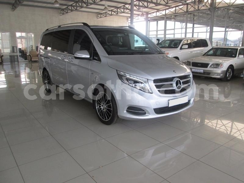 Big with watermark mercedes benz vito leribe hlotse 13504