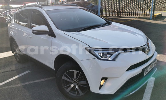 Acheter Occasion Voiture Toyota RAV4 Blanc à Butha–Buthe, Thaba-Tseka Acheter Occasion Voiture Toyota RAV4 Blanc à Butha–Buthe, Thaba-Tseka