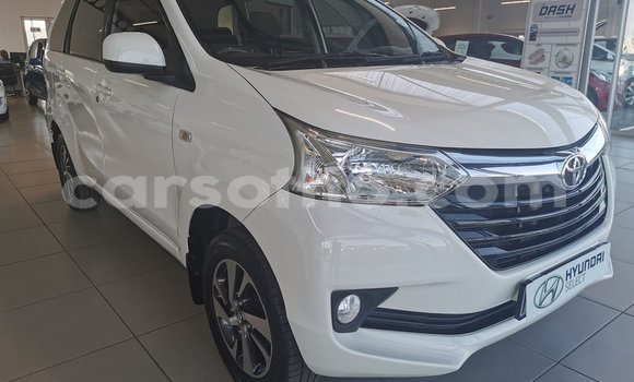 Buy Used Toyota Avanza White Car in Hlotse in Leribe Buy Used Toyota Avanza White Car in Hlotse in Leribe