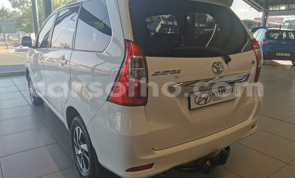Buy Used Toyota Avanza White Car in Hlotse in Leribe Buy Used Toyota Avanza White Car in Hlotse in Leribe