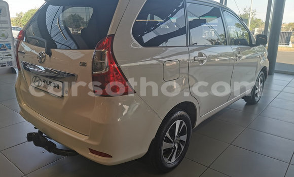 Buy Used Toyota Avanza White Car in Hlotse in Leribe Buy Used Toyota Avanza White Car in Hlotse in Leribe