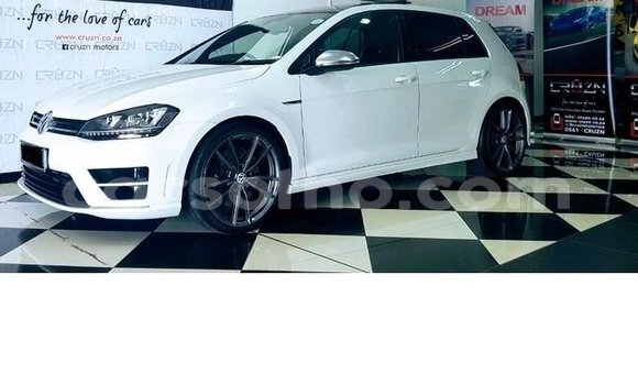 Acheter Occasion Voiture Volkswagen Golf R Blanc à Hlotse, Leribe Acheter Occasion Voiture Volkswagen Golf R Blanc à Hlotse, Leribe