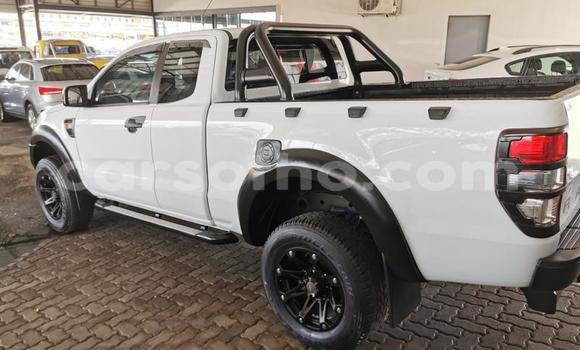 اشتري مستعمل Ford Ranger White سيارة في Hlotse في Leribe اشتري مستعمل Ford Ranger White سيارة في Hlotse في Leribe