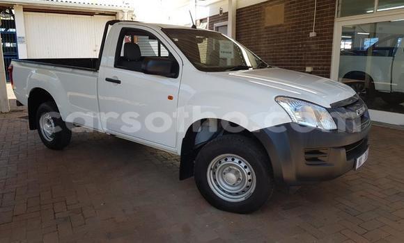 Buy Used Isuzu KB White Car in Maseru in Maseru Buy Used Isuzu KB White Car in Maseru in Maseru