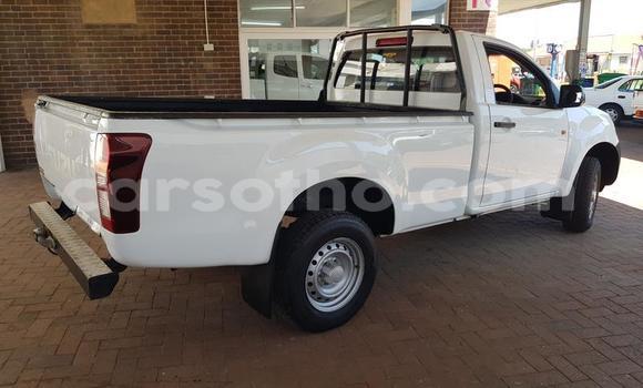 Buy Used Isuzu KB White Car in Maseru in Maseru Buy Used Isuzu KB White Car in Maseru in Maseru