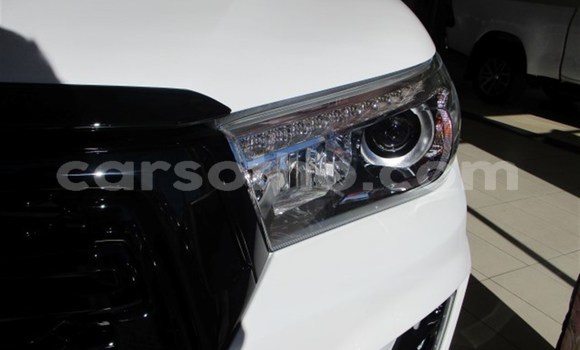 اشتري مستعمل Toyota Hilux White سيارة في Maseru في Maseru اشتري مستعمل Toyota Hilux White سيارة في Maseru في Maseru