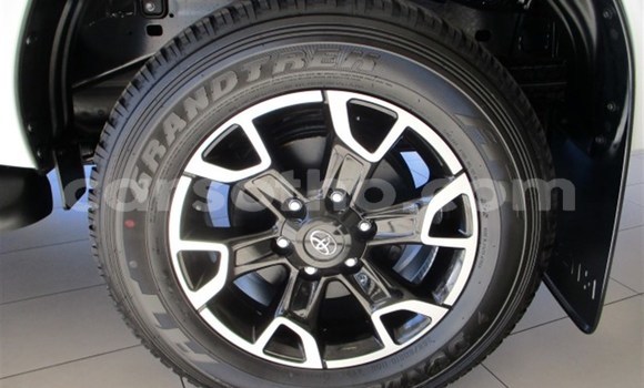 اشتري مستعمل Toyota Hilux White سيارة في Maseru في Maseru اشتري مستعمل Toyota Hilux White سيارة في Maseru في Maseru