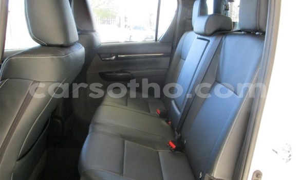 اشتري مستعمل Toyota Hilux White سيارة في Maseru في Maseru اشتري مستعمل Toyota Hilux White سيارة في Maseru في Maseru