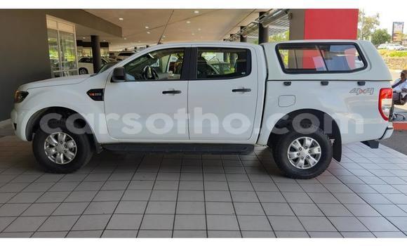 اشتري مستعمل Toyota Hilux White سيارة في Maseru في Maseru اشتري مستعمل Toyota Hilux White سيارة في Maseru في Maseru